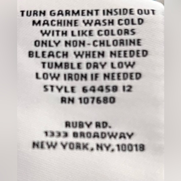 🌟🌟 EUC Ruby Rd. Top! - Picture 5 of 5